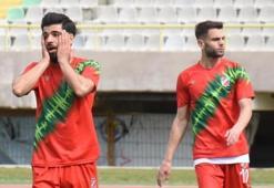 Karşıyaka futbolda tekliyor