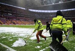 Son dakika: Süper Lig maçlarında kar alarmı! Galatasaray - Kasımpaşa maçının saati değişebilir...