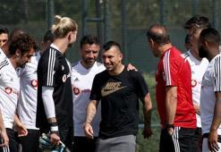 Gary Medel Beşiktaş'a veda etti