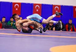 Türkiye Serbest Güreş Şampiyonası'nda ilk şampiyonlar belli oldu
