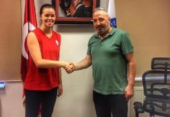 Nilüfer Belediyespor, voleybol ve hentbol takımlarını güçlendirdi