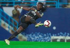 Galatasaray'ın eski yıldızı Gomis'ten 4 gol birden! (VİDEO)