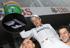 Rosberg'den tarihi zafer