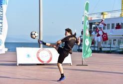 Tuzla'daki sporseverler ayak tenisi turnuvasında bir araya geldi