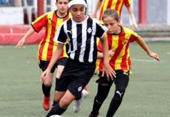 Bayraklı Belediyesi'nden anlamlı turnuva