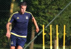 Persie 2 atışta olayı bitirdi!