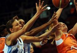 Fener galibiyetle başladı: 74 - 58