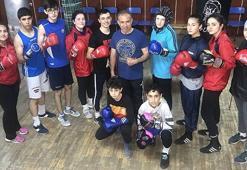 Genç boksörlerin gözü milli formada