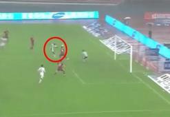Yılın en ilginç golü Papiss Cisse'den!