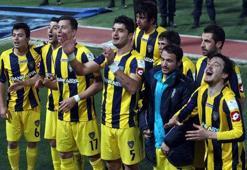 Buca ilk yarıda bitirdi! 2-0