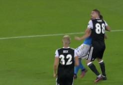 "Napoli'li oyuncu bile penaltı kararına inanmadı!"