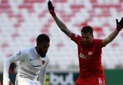 Sivasspor'da sakatlanan Claudemir 2 hafta yok