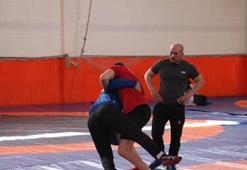 Güreşte olimpiyat elemeleri ertelendi