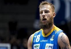 Olimpia Milano, Jakub Wojciechowski'yi kadrosuna kattı