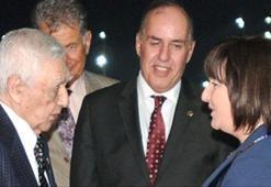 Sihirbaz jokeyin eşi asli üye adayı
