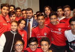 ‘Gomez hatasının cezasını çekmeli'