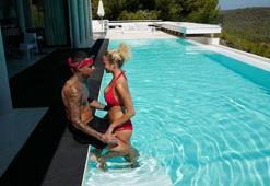 Van der Wiel ve Rose Bertram aşk tazeledi!