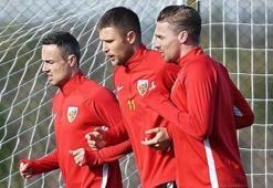 Kayserispor'da Zoran Kvrzic ve Ben Rienstra takımla çalıştı