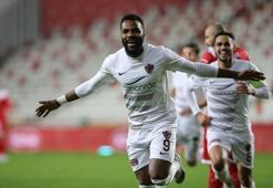 Son dakika flaş transfer açıklaması: Aaron Boupendza, Fenerbahçe'yi istiyor!