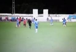 Futbolcudan hakeme görülmemiş tuzak