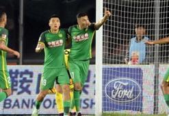Burak Yılmaz Beijing Guoan'ı sırtladı!