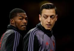 Mesut Özil, PES oyunlarının Çin'deki sürümlerinden çıkarılıyor