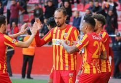 Şamil Çinaz, Kayserispor'dan ayrıldığını duyurdu