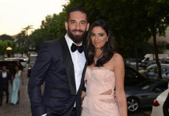 Arda Turan'ın eşi Aslıhan Doğan Turan hastanelik oldu