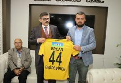 Taraftarlardan Emniyet Müdürü Dağdelen'e hayırlı olsun ziyareti