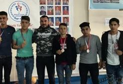 Çaylı güreşçilerden 6 madalya