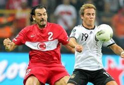 Servet Çetin kimdir, nereli, kaç yaşında? Servet Çetin hangi takımlarda oynadı? Servet Çetin futbolu ne zaman bıraktı?