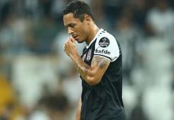 Beşiktaş'ta Quaresma ve Adriano idmana katılmadı