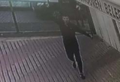 Kırmızı karta sinirlendi, silahla sahaya girmeye çalıştı!