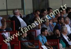 Aziz Yıldırım takımı yalnız bırakmadı