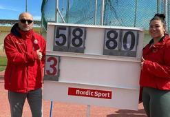 Özlem Becerek  rekorunu geliştirdi