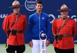 Djokovic tarihe geçti