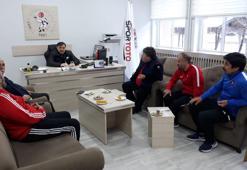 Güreş Federasyonu Başkanı Musa Aydın'dan millilere ziyaret
