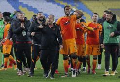 Arda Turan'ın gözyaşları... Galatasaray'da Fenerbahçe zaferi sonrası büyük sevinç! İşte o anlar