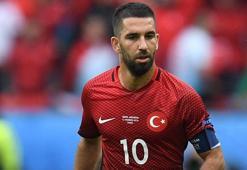 Arda Turan da demokrasi nöbetinde!