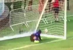 Süper Lig'in eski kalecisi kendi kalesine öyle bir gol attı ki...