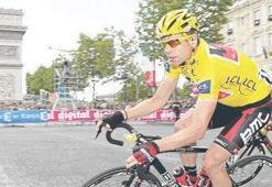 Cadel Evans tarih yazdı