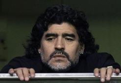 ..Ve Maradona patladı!