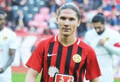 Mehmet Özcan nereli, kaç yaşında? Mehmet Özcan hangi takımlarda oynadı? Hangi takımda oynuyor ve maaşı ne kadar?