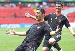 Panzerler'i Türkler uçuruyor: 4-0