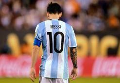 Messi için efsaneler devrede