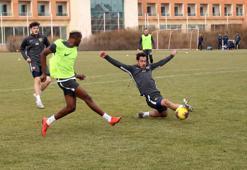 Bernard Mensah ile Yasir Subaşı Beşiktaş maçında cezalı