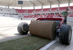 Eskişehir'in yeni stadında çimler seriliyor