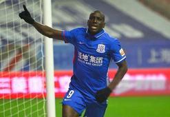 Demba Ba gole doymuyor!