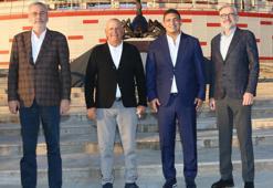 Antalyaspor'dan Fikret Öztürk ve Ali Şafak Öztürk'e veda töreni