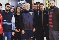 Taraftarlardan Hikmet Karaman'a sürpriz